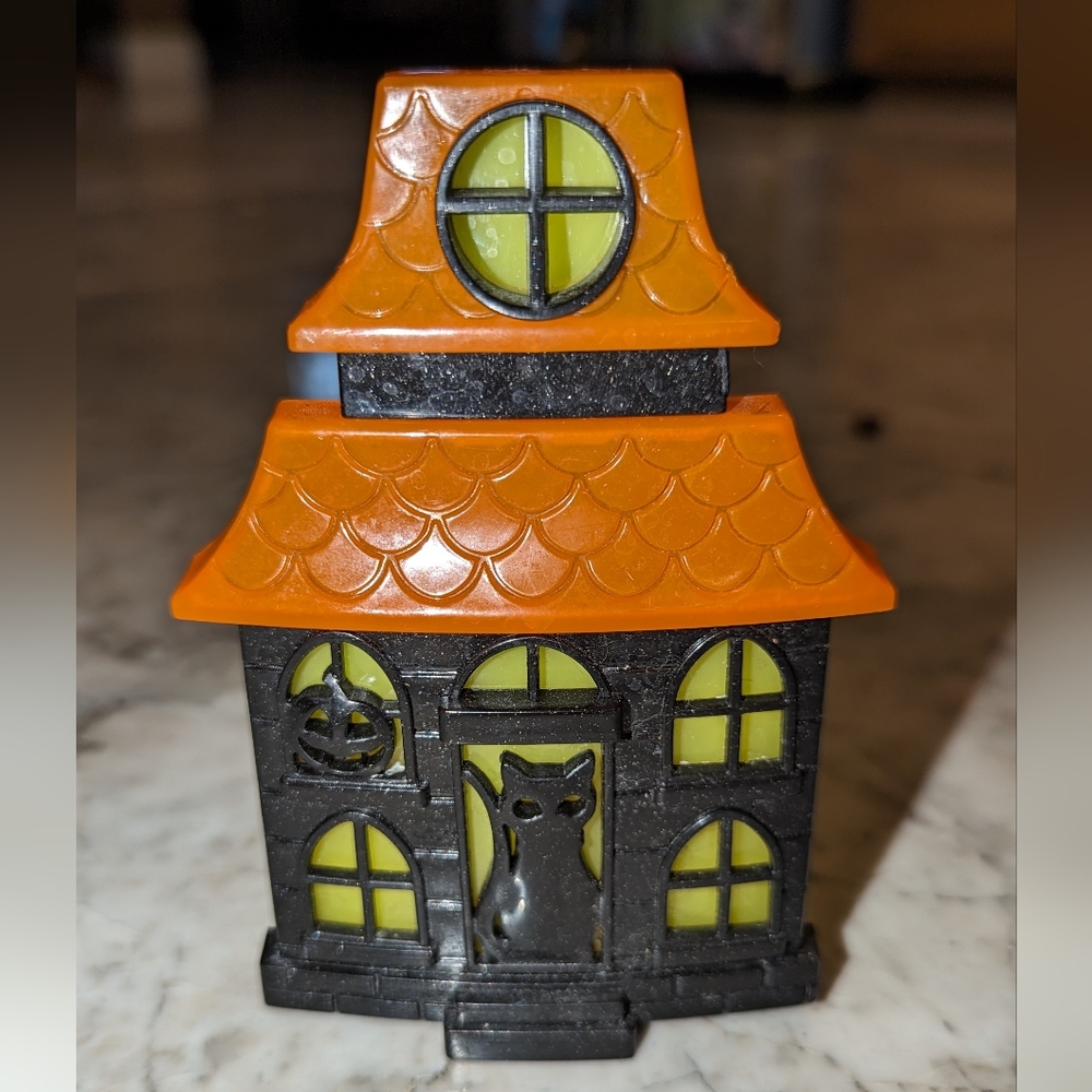 Pre 2012 Bath & Body Works Plug In Flickering Haunted House Cat/Pumpkin - Picture 5 of 6